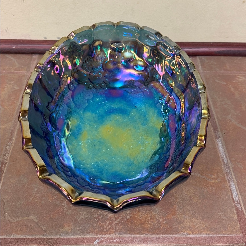 VTG Indiana Glass Iridescent Carnival Footed Fruit Bowl, Harvest Grape Pattern - Picture 4 of 7